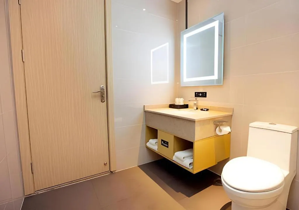 City Comfort Inn Zhengzhou Gongyi Xinhua Road 2*,  China